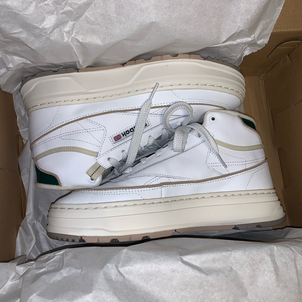 Women’s size 9 Reebok Club C Double Geo Hi